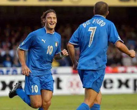 场上不断攻 场上不断攻